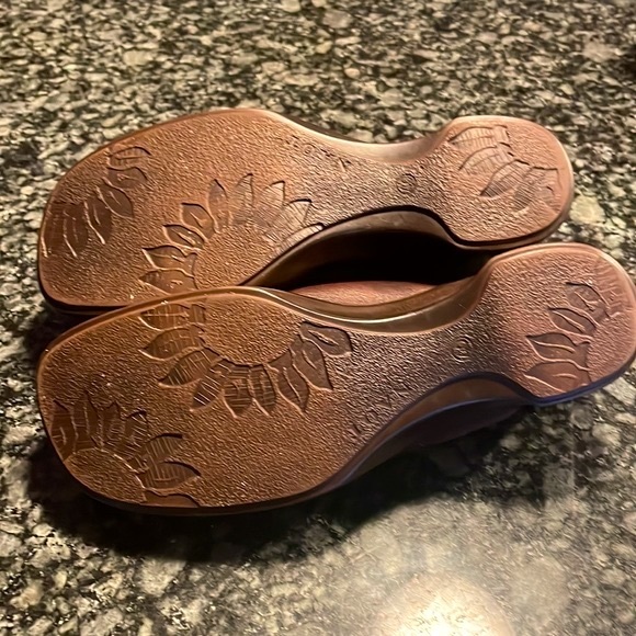 NAOT Womens Wedge Clogs/Mule in bronze color leather sz 40 - Picture 5 of 7